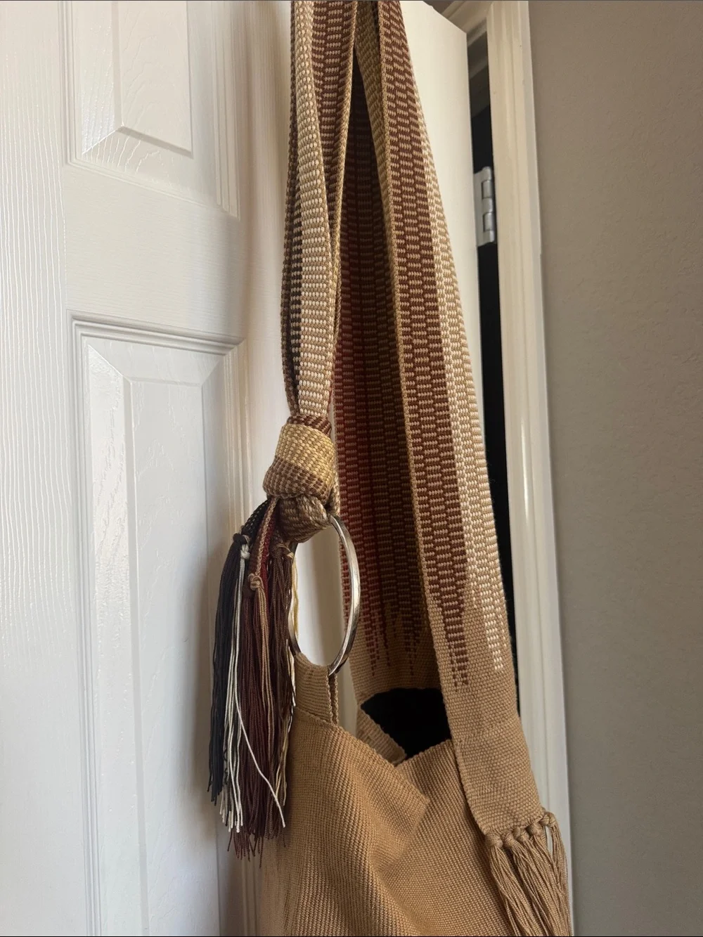 Handmade Wayuu Mochila Crossbody Bucket Bag in Tan